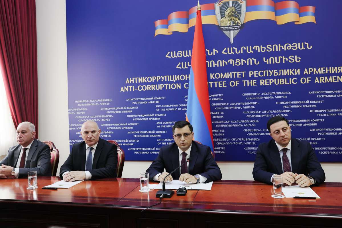 По случаю Дня Республики приказом председателя Антикоррупционного комитета награждён ряд сотрудников