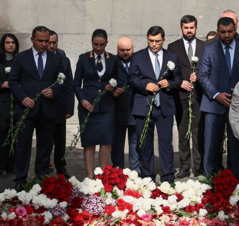 The Chairman of the Anti-Corruption Committee of the Republic of Armenia and the Committee's staff honored the memory of the victims of the Armenian Genocide